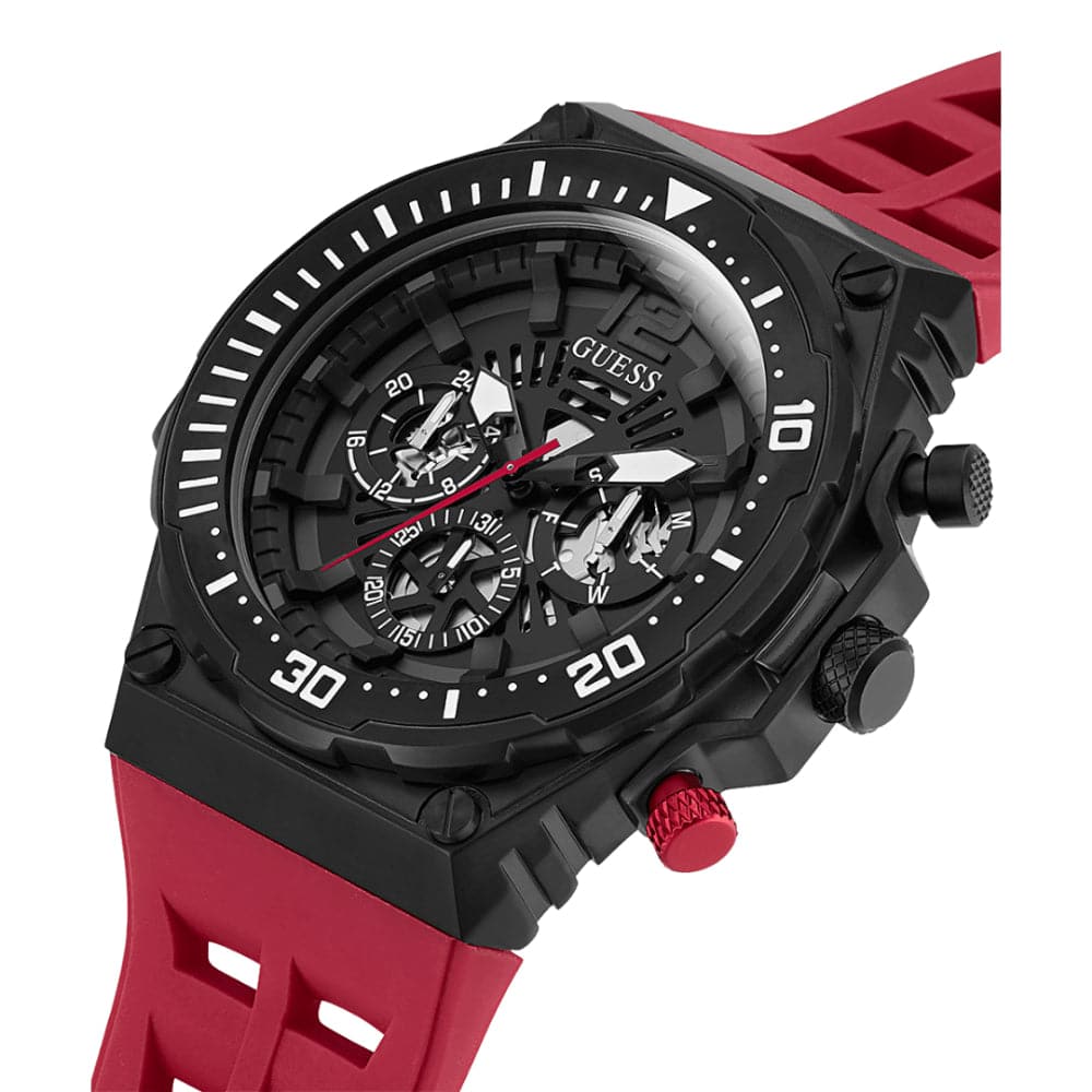 ساعة Guess Exposure GW0325G3 بهيكل أسود وقرص مفتوح ومينا أحمر مطاطي