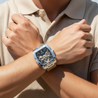 ساعة Guess Phoenix GW0202G3 بهيكل فضي ومينا أسود وسوار مطاطي بني