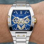 Guess Phoenix GW0456G5 ساعة بسوار فضي وعقارب زرقاء متعددة الوظائف