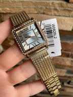 ساعة يد حريمي من Guess Highline W0826L2 باللون الذهبي الشبكي الكريستالي المربعة