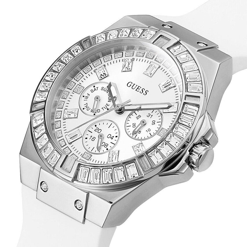 ساعة يد نسائية فضية اللون بمينا أبيض وسوار مطاطي أبيض طراز GW0118L3 من Guess Venus